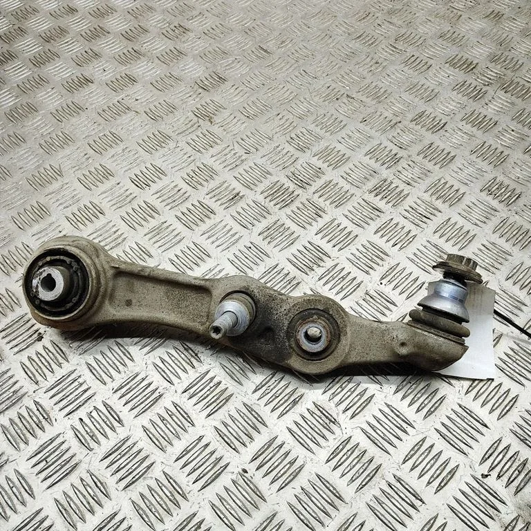 Priekšējā apakšējā svira/svārsts A2053302007