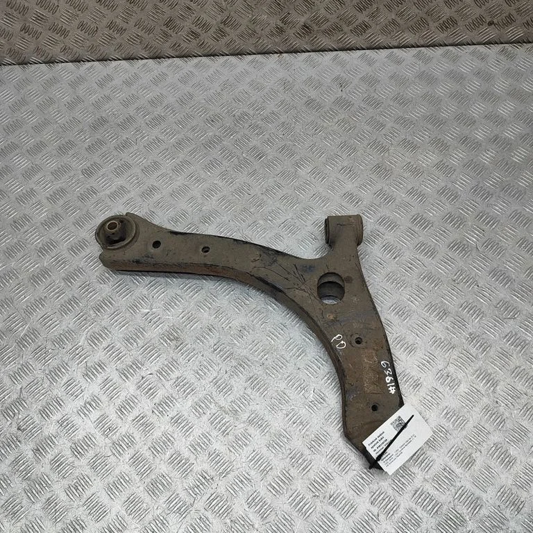 Front lower control arm/wishbone KK313A052AG