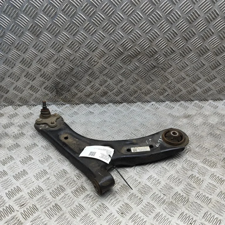 Priekšējā apakšējā svira/svārsts 54501G4AA0