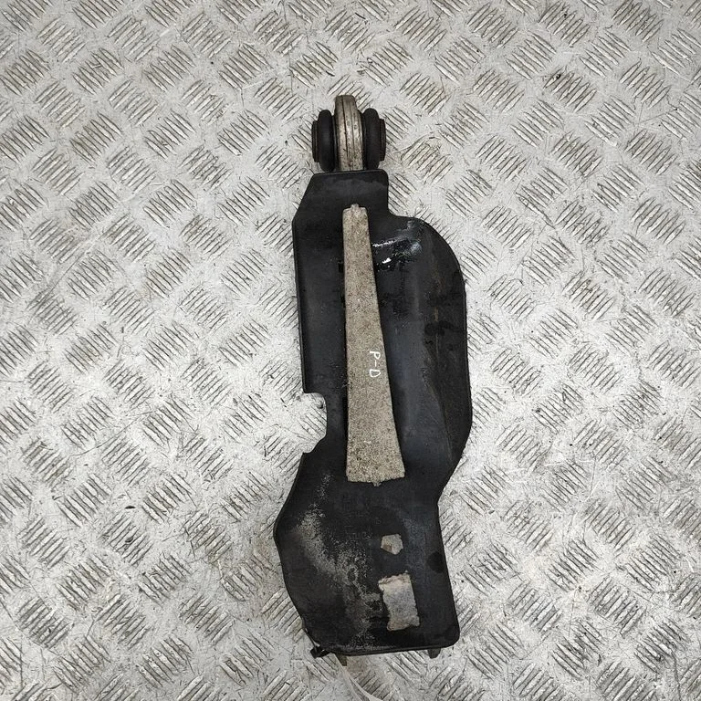 Front lower control arm/wishbone 99750443300
