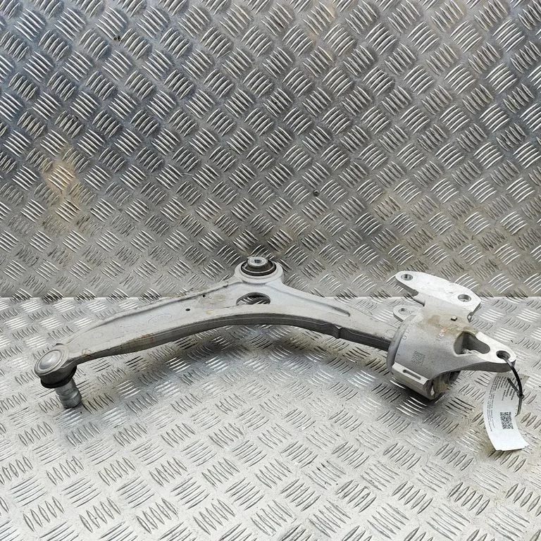 Front lower control arm/wishbone K8D23A052