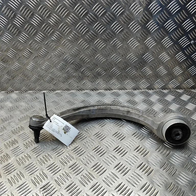 Priekšējā apakšējā svira/svārsts 8W0407693B
