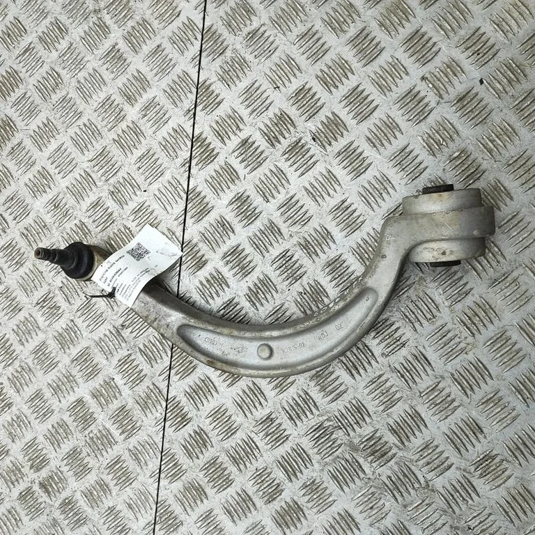 Priekšējā apakšējā svira/svārsts 8W0407695B