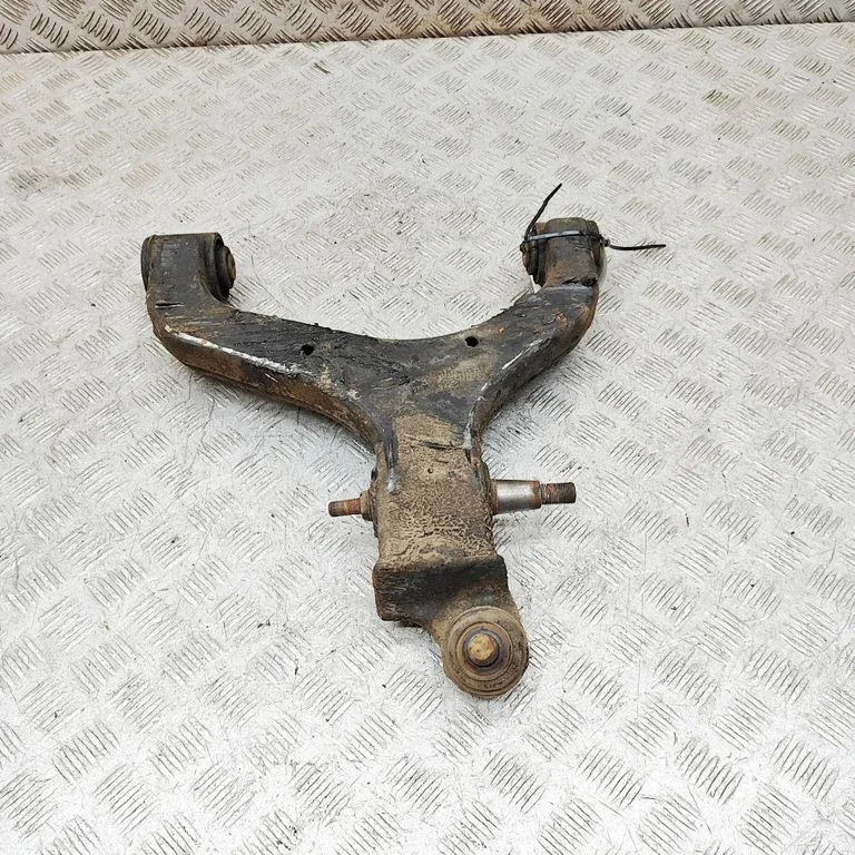 Front lower control arm/wishbone – right
