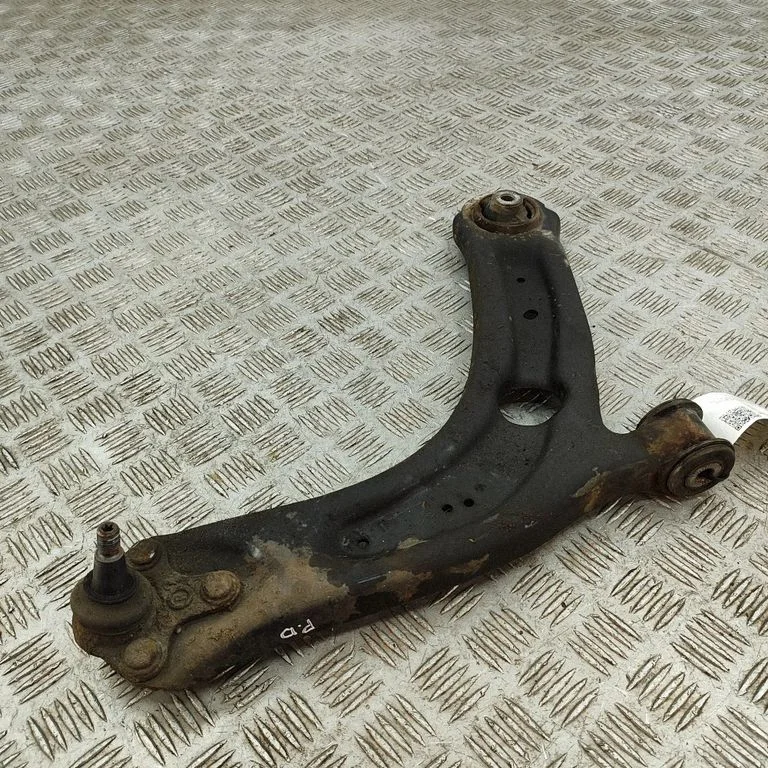 Front lower control arm/wishbone 3Q0407152E