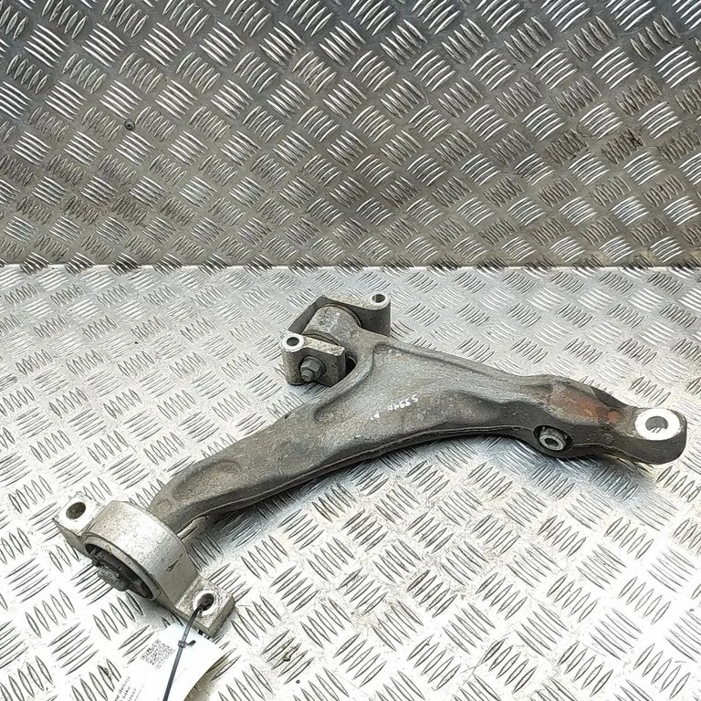 Priekšējā apakšējā svira/svārsts 32370928