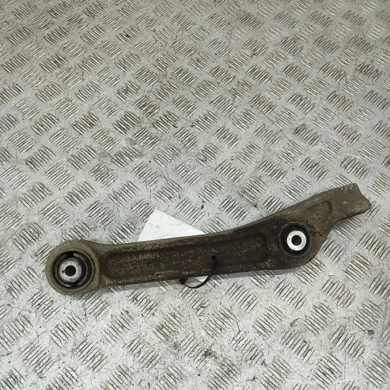 Front lower control arm/wishbone 8W0407156A