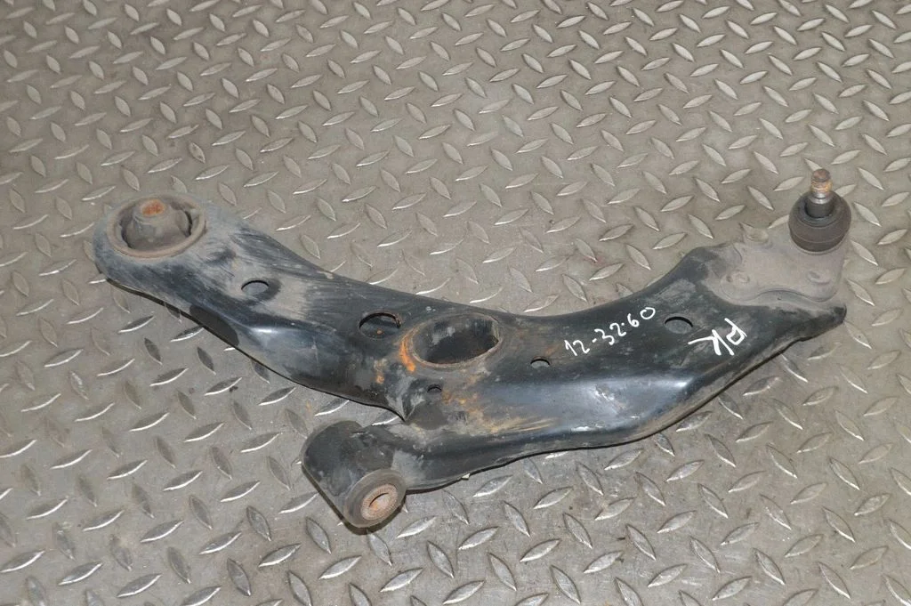 Front lower control arm/wishbone – left