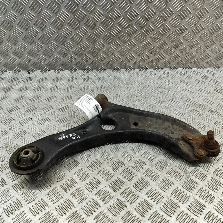 Front lower control arm/wishbone 54501D7000