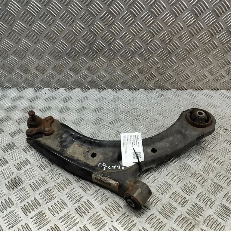Front lower control arm/wishbone 54501F1000