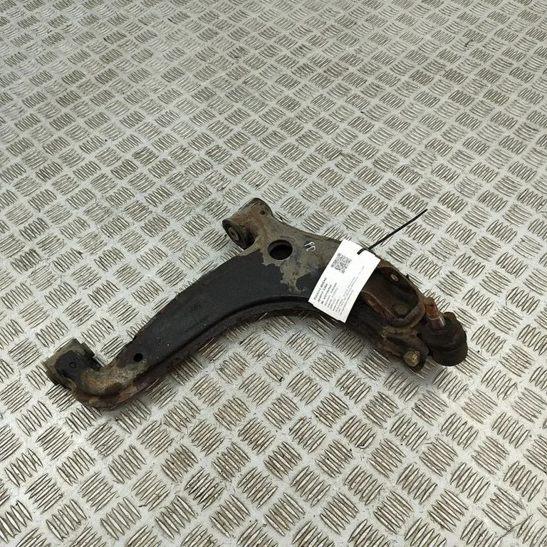 Priekšējā apakšējā svira/svārsts N06634310