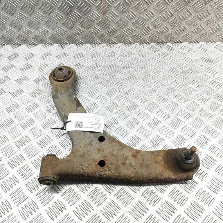 Priekšējā apakšējā svira/svārsts 4520278K00