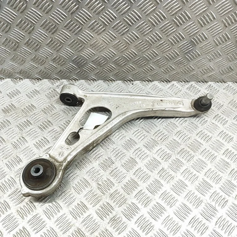 Front lower control arm/wishbone 545006UA0A