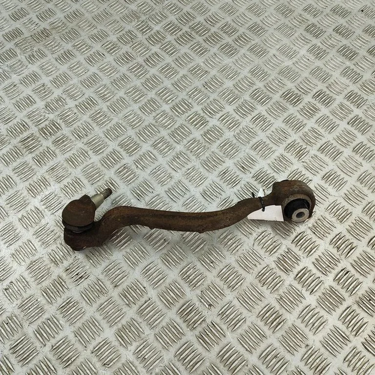 Priekšējā apakšējā svira/svārsts A2123304000