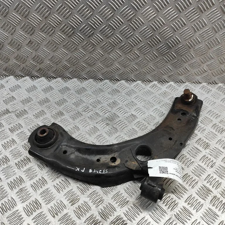 Priekšējā apakšējā svira/svārsts DFR534350B