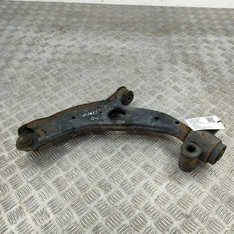 Front lower control arm/wishbone KB7W34300H