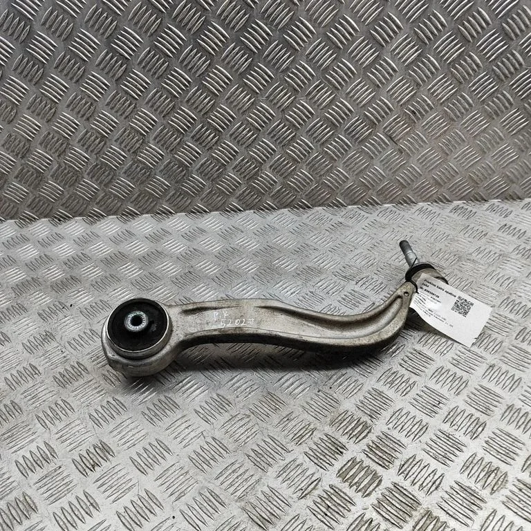 Front lower control arm/wishbone 6879543