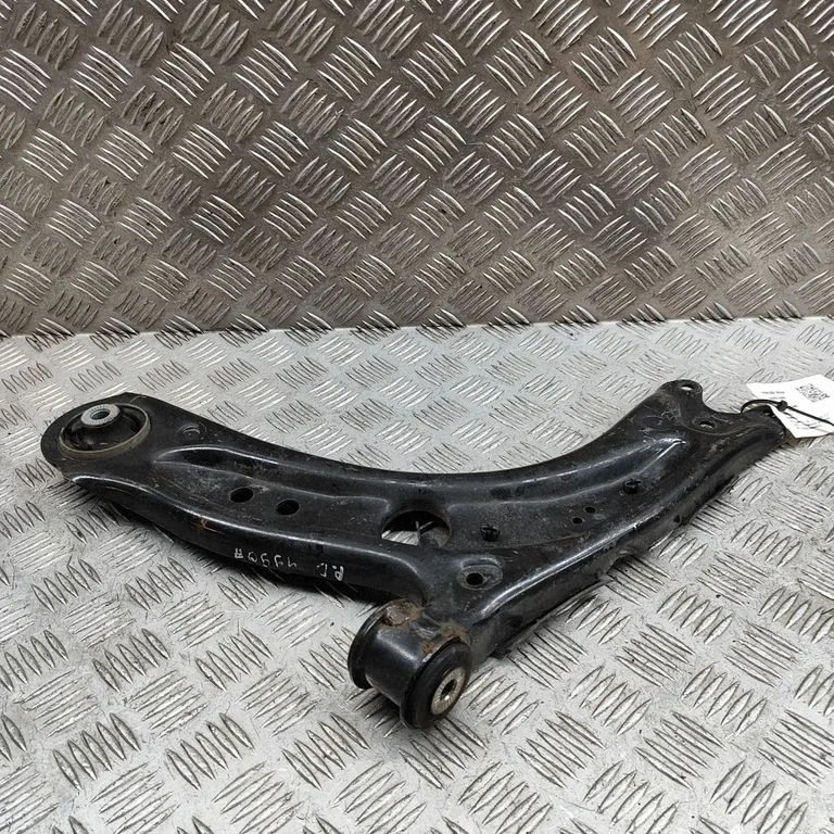 Priekšējā apakšējā svira/svārsts 5Q0407151AC