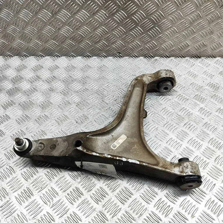Priekšējā apakšējā svira/svārsts 670039029