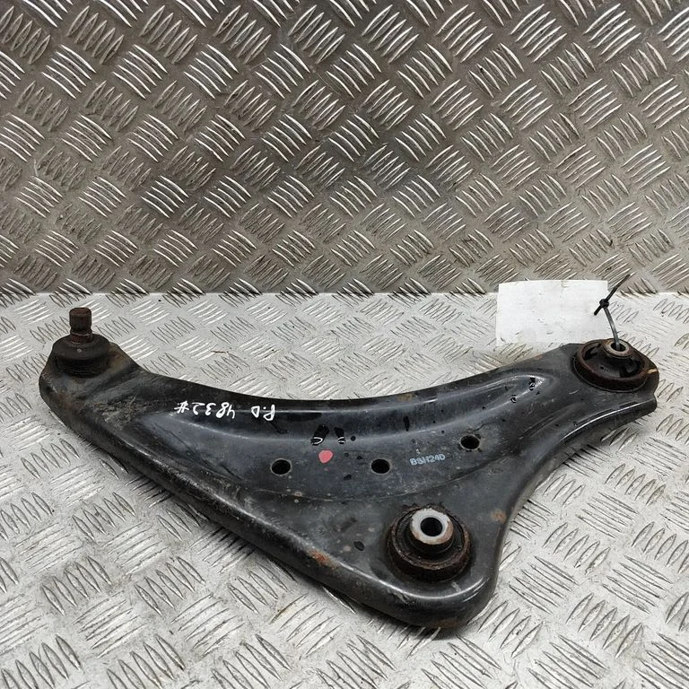 Front lower control arm/wishbone – Nissan Leaf II (ZE1) (2017-2025)