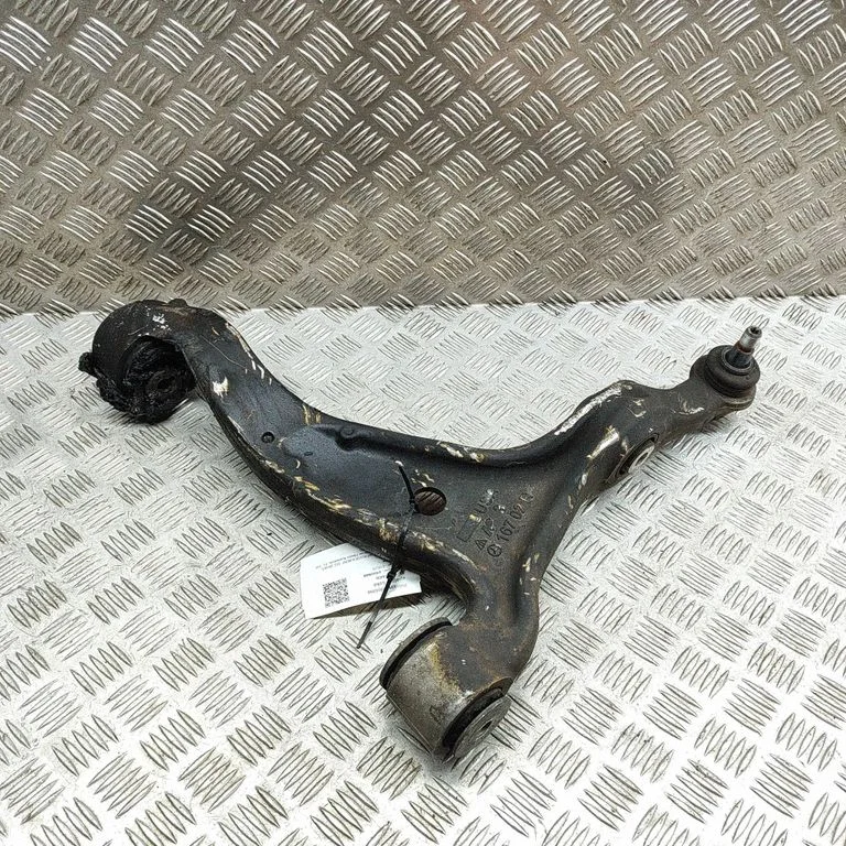Front lower control arm/wishbone A1673300800