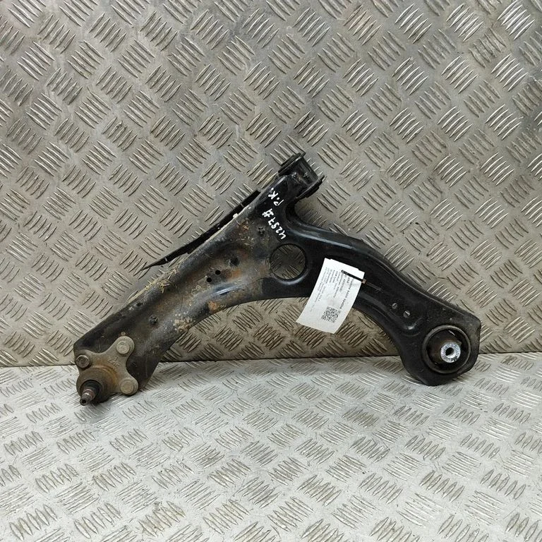 Priekšējā apakšējā svira/svārsts 2Q0407151C