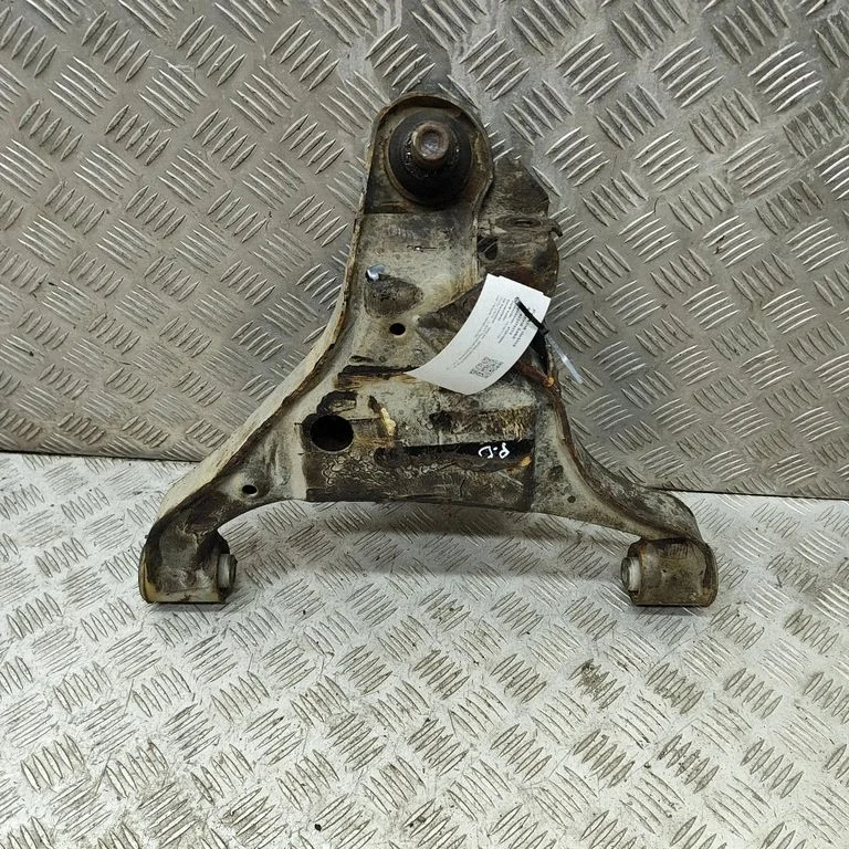 Priekšējā apakšējā svira/svārsts 545004KH1A