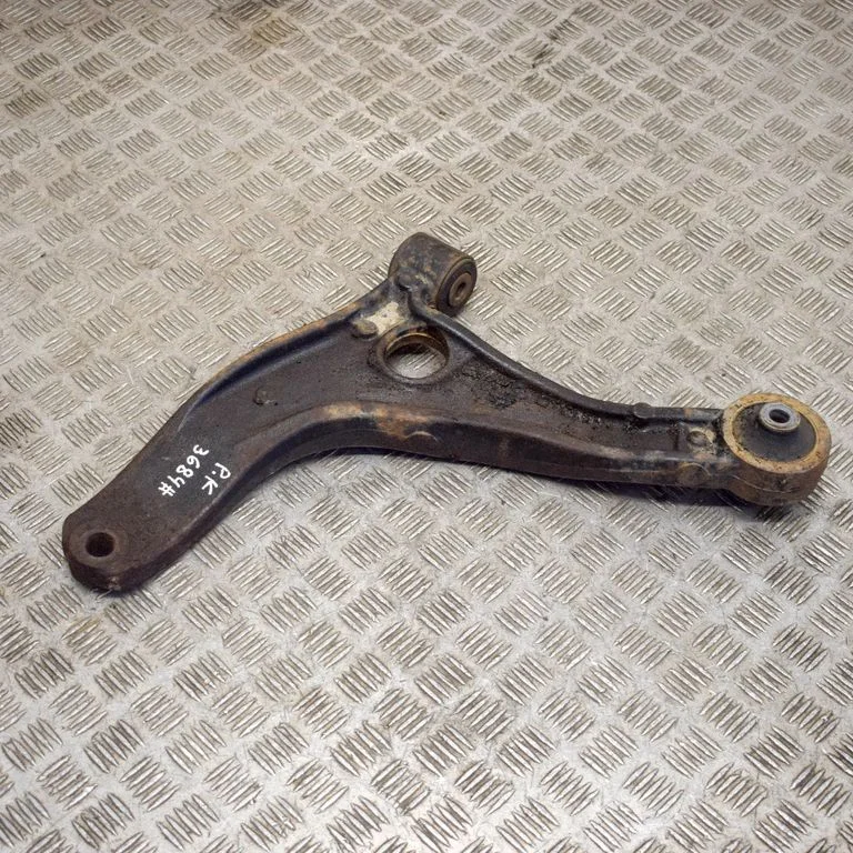 Front lower control arm/wishbone – left
