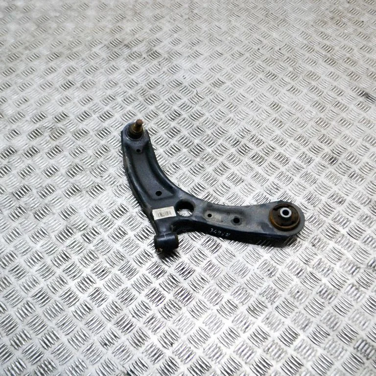 Priekšējā apakšējā svira/svārsts 54501G6000