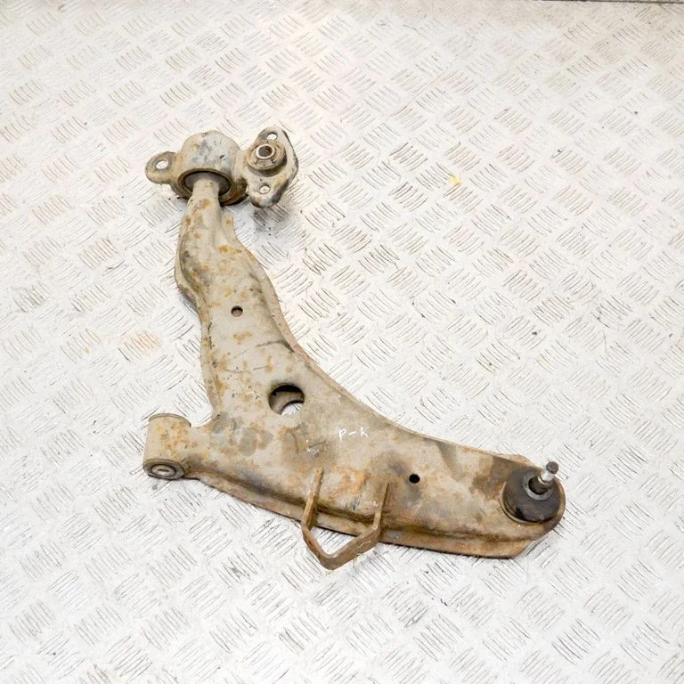 Front lower control arm/wishbone – left