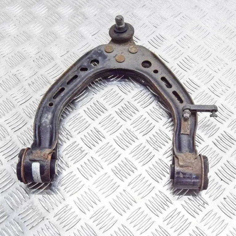 Front lower control arm/wishbone 104396500A