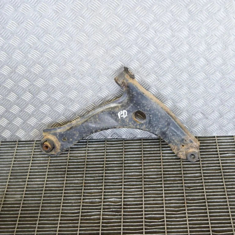 Priekšējā apakšējā svira/svārsts FBT5C