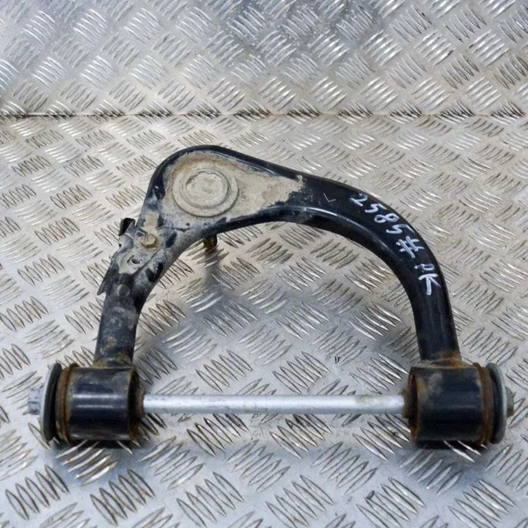 Eesmine alumine õõtshoob – Toyota Hilux (AN10, AN20, AN30) (2011-2015)
