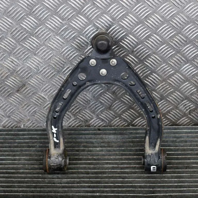 Front lower control arm/wishbone 104396500A