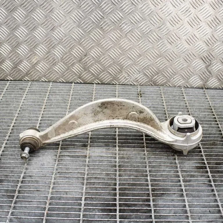 Priekšējā apakšējā svira/svārsts – Land Rover Range Rover L405 (2013-2021)