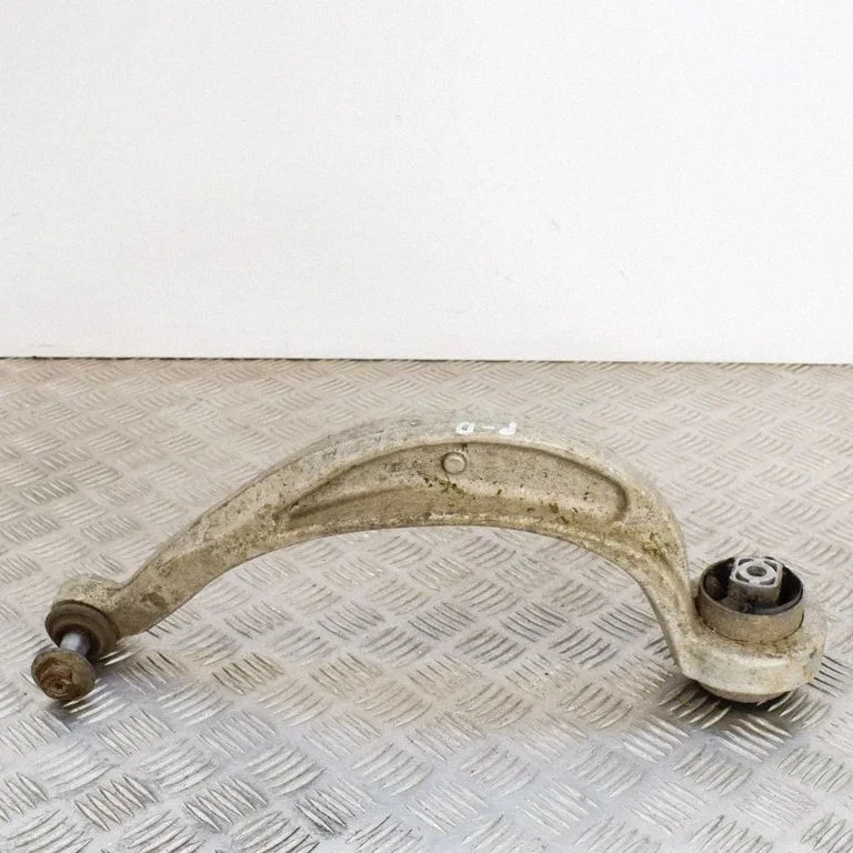 Priekšējā apakšējā svira/svārsts 8K0407696F