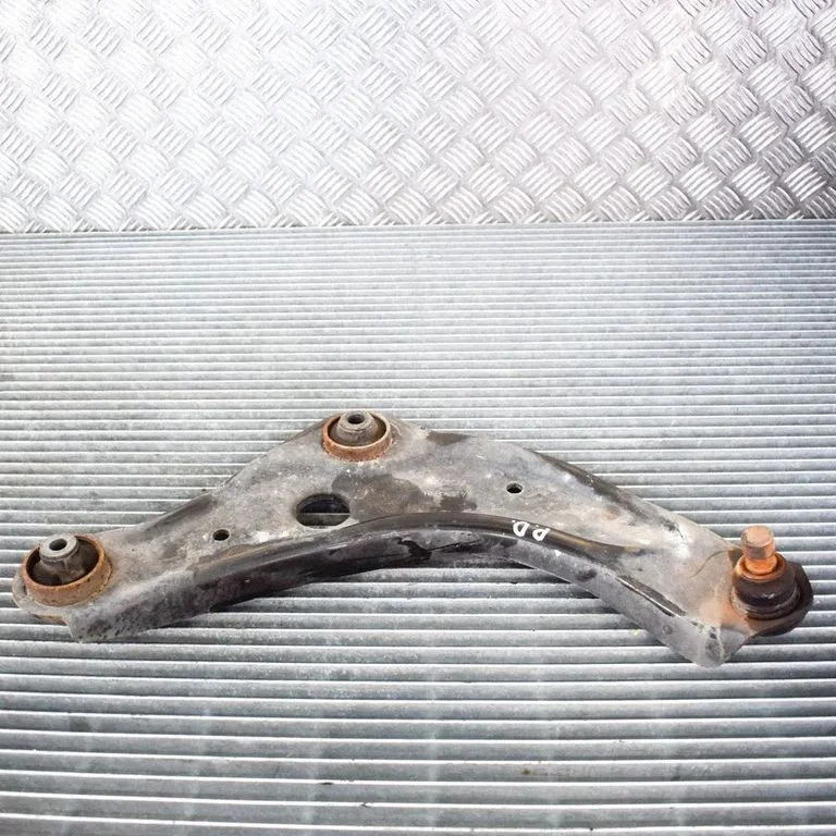 Front lower control arm/wishbone – Nissan Qashqai (2014-2016)