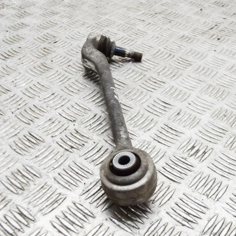 Front lower control arm/wishbone – right