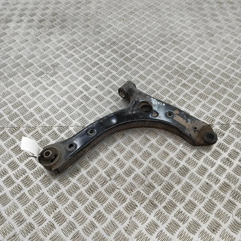 Front lower control arm/wishbone KK313A052AE