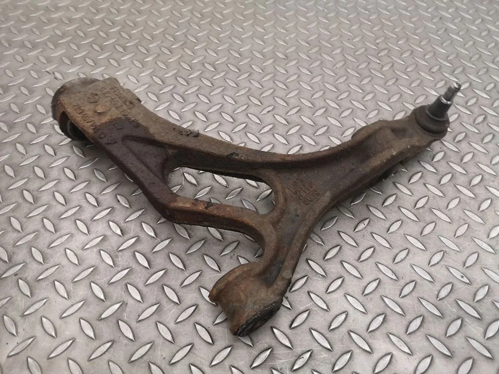 Front lower control arm/wishbone 7L0407154C