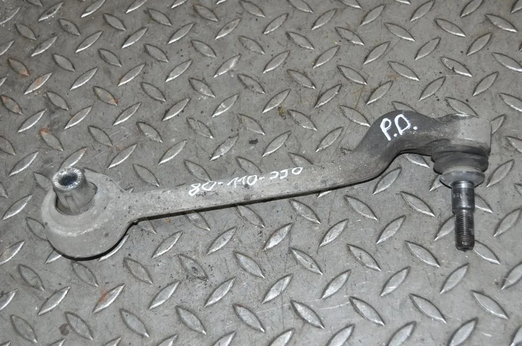 Front lower control arm/wishbone – right