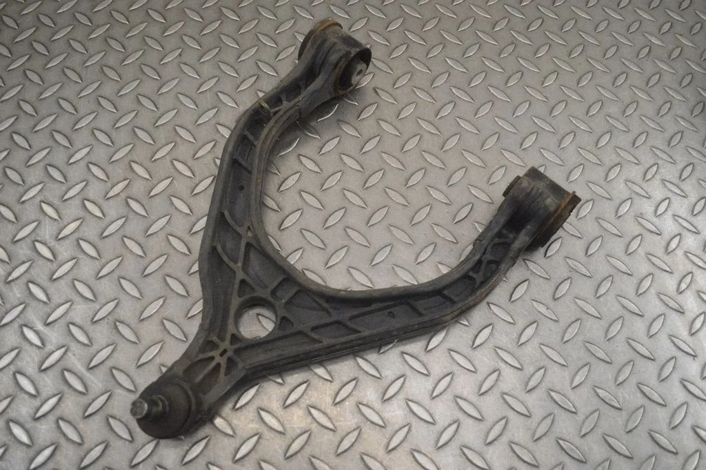 Front lower control arm/wishbone 102732200D