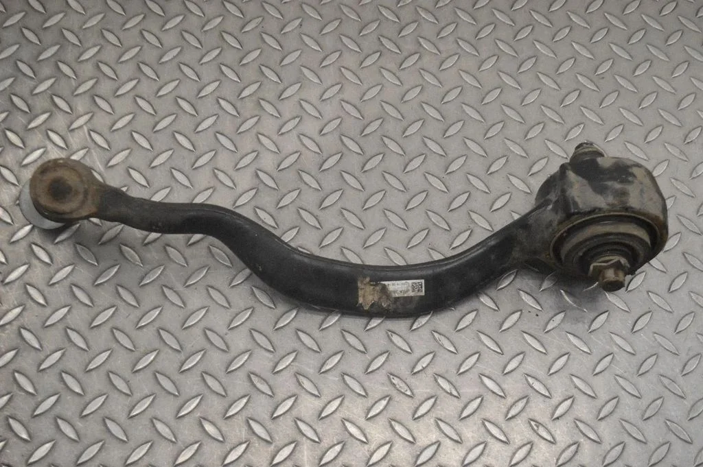 Front lower control arm/wishbone JPLA3C257BA