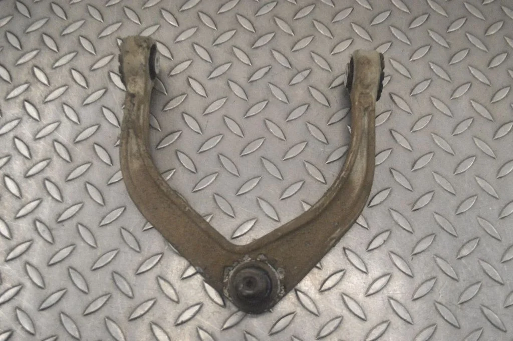 Front lower control arm/wishbone – left