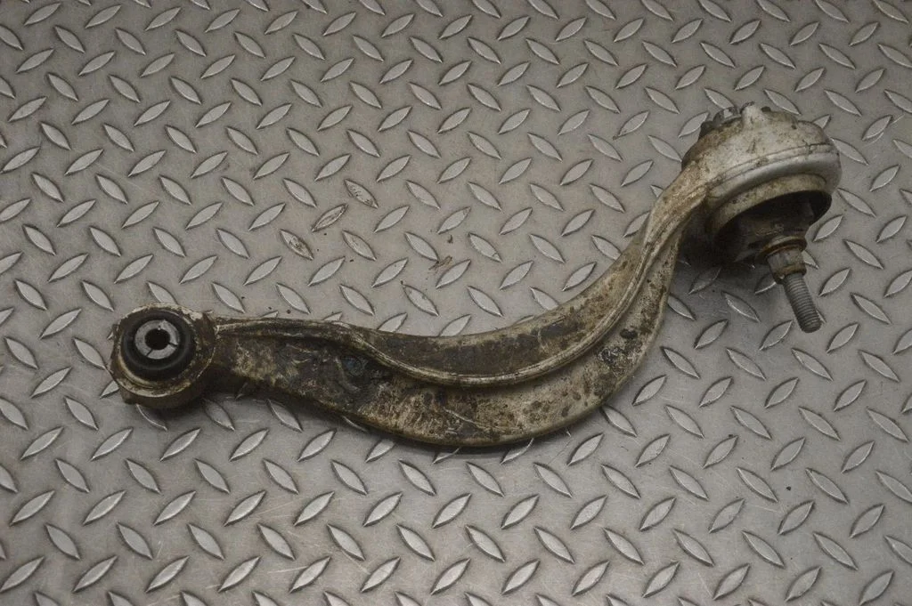 Front lower control arm/wishbone J9D33C257BB