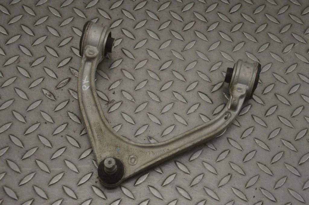 Front lower control arm/wishbone HK833091