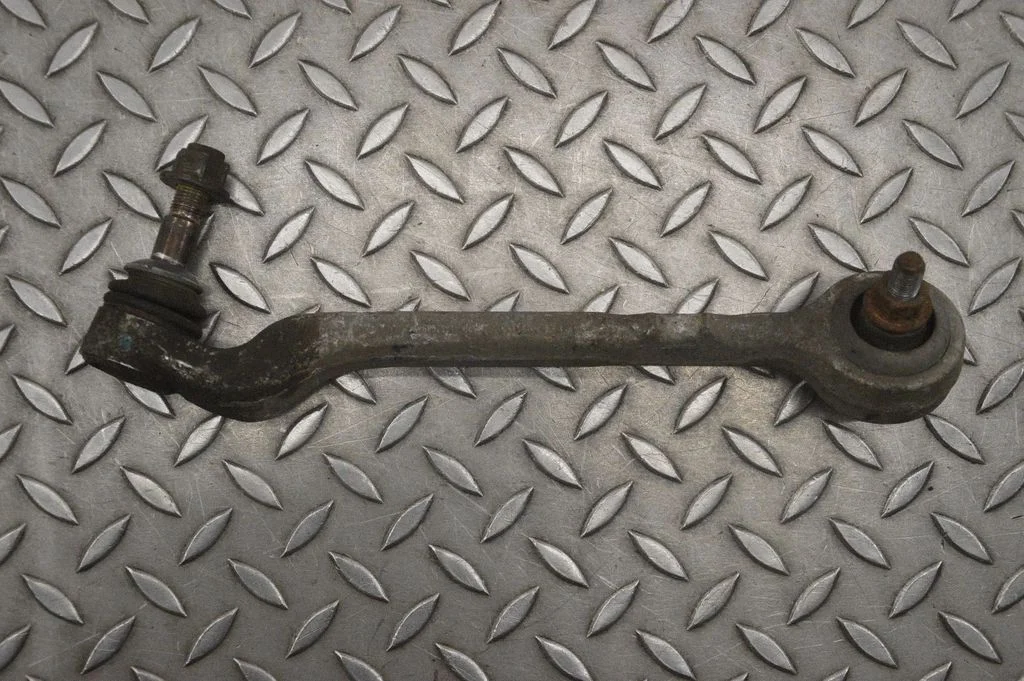 Front lower control arm/wishbone – left