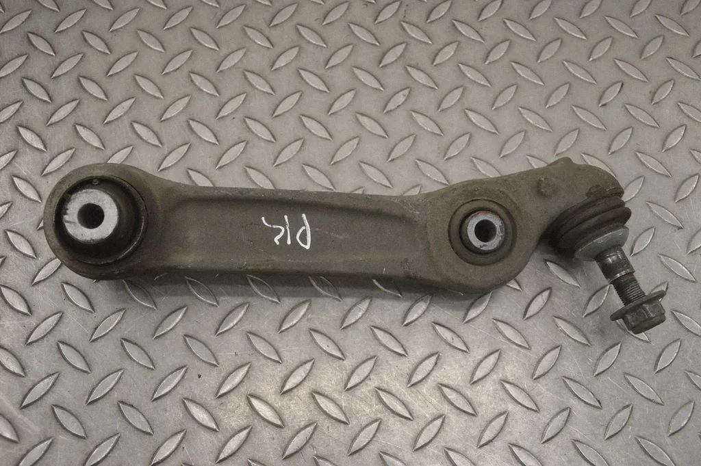 Front lower control arm/wishbone – left