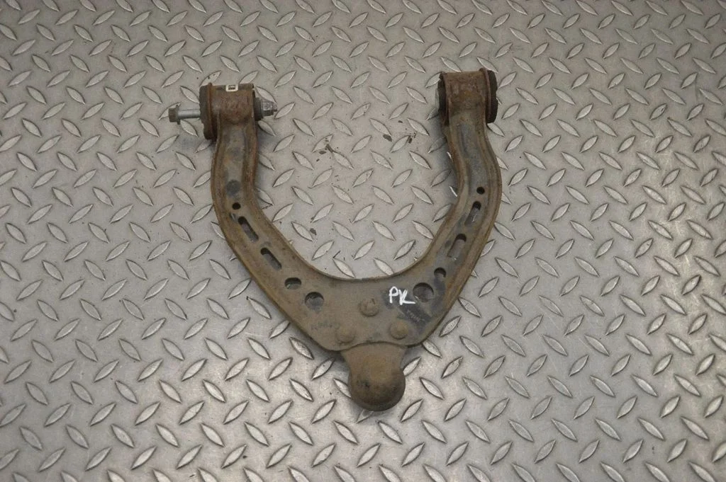 Front lower control arm/wishbone 104396500A