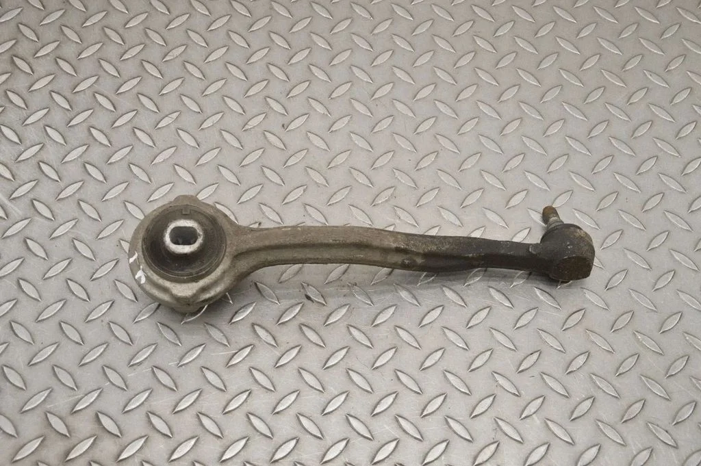 Front lower control arm/wishbone – left